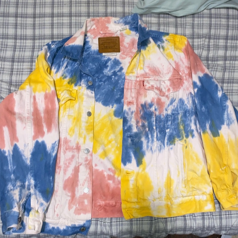 Levi’s vintage fit, tie dye, denim jacket.